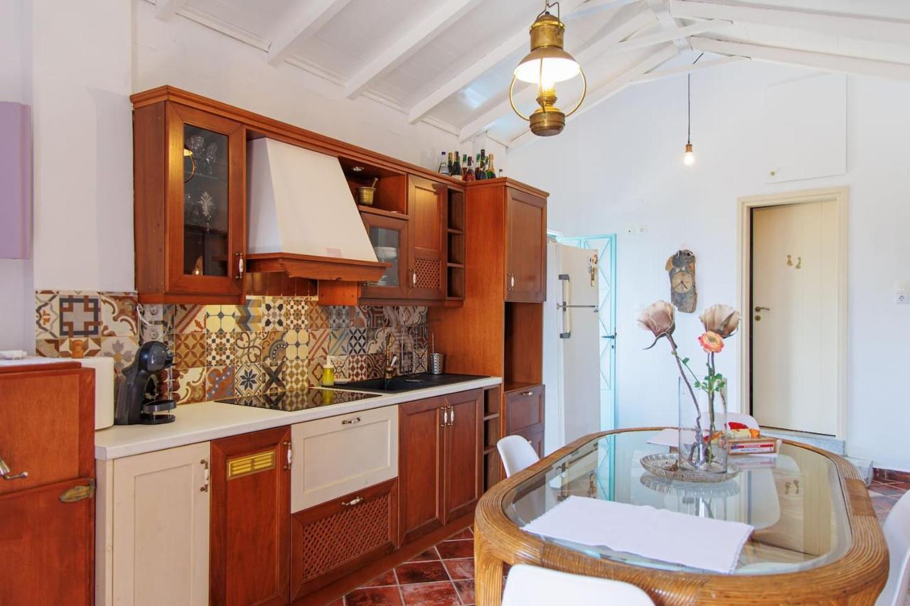 Iliana'S House - Spacious Cave House In The Center Of Areopolis エクステリア 写真