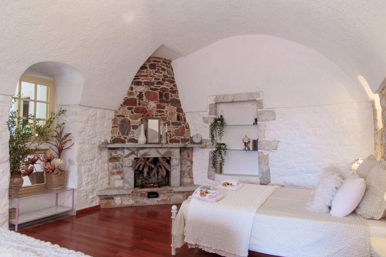 Iliana'S House - Spacious Cave House In The Center Of Areopolis エクステリア 写真