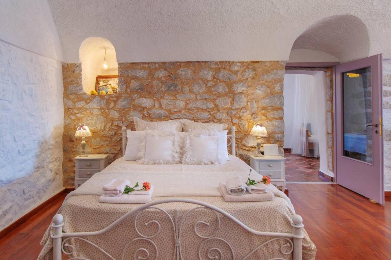 Iliana'S House - Spacious Cave House In The Center Of Areopolis エクステリア 写真