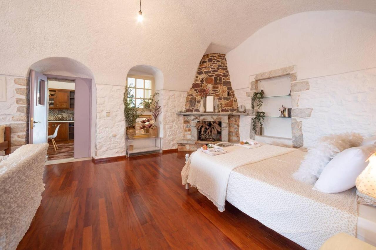 Iliana'S House - Spacious Cave House In The Center Of Areopolis エクステリア 写真