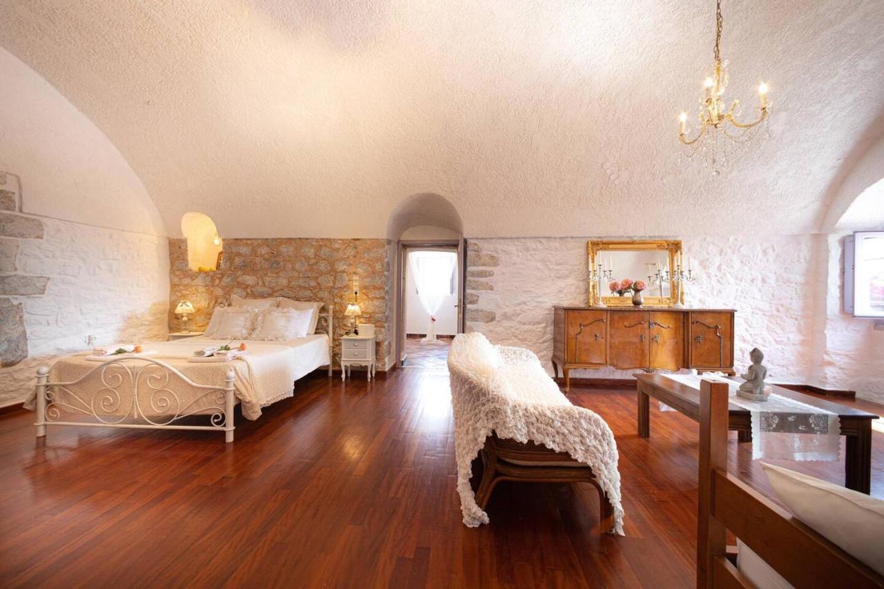Iliana'S House - Spacious Cave House In The Center Of Areopolis エクステリア 写真