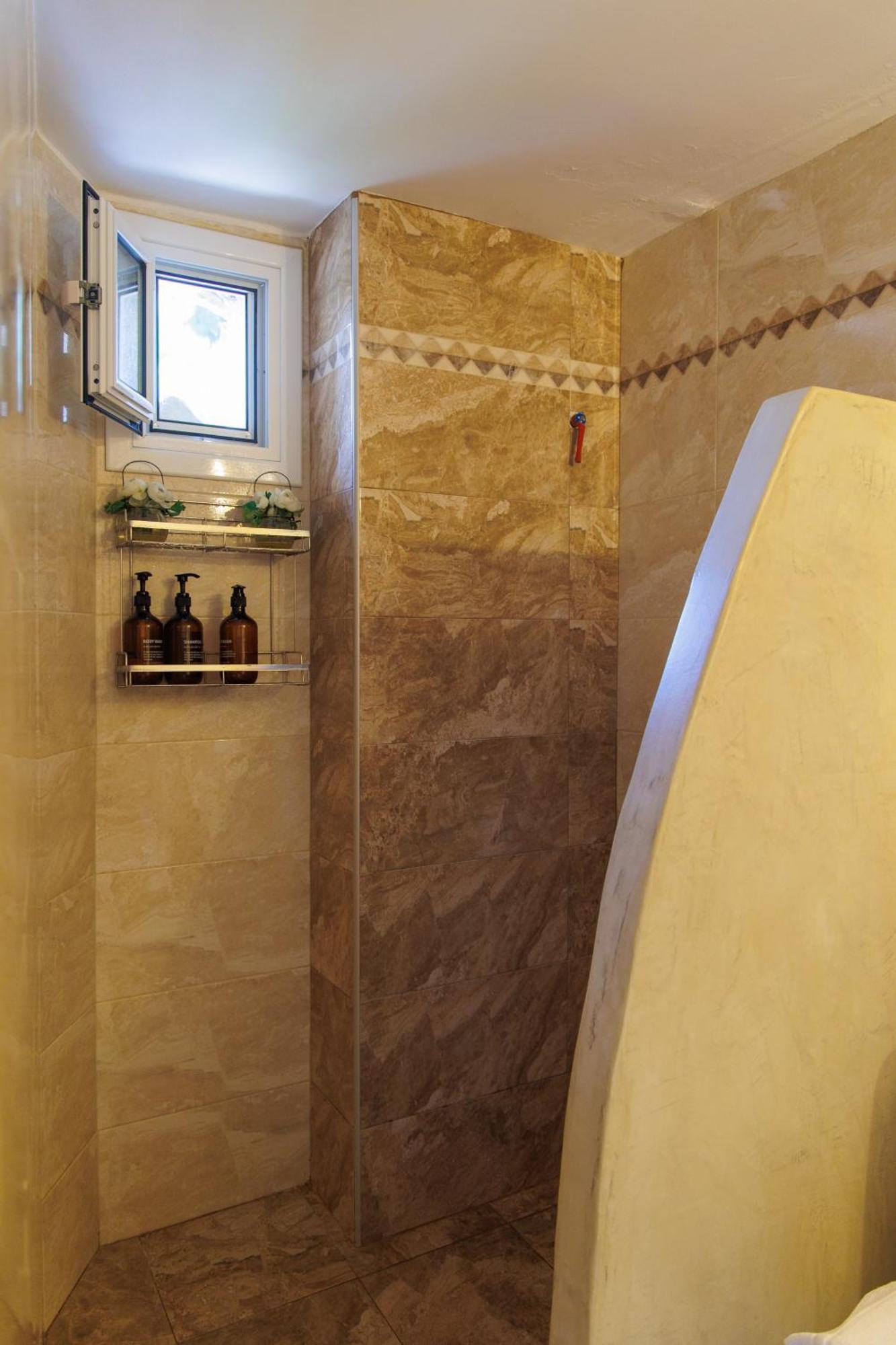 Iliana'S House - Spacious Cave House In The Center Of Areopolis エクステリア 写真