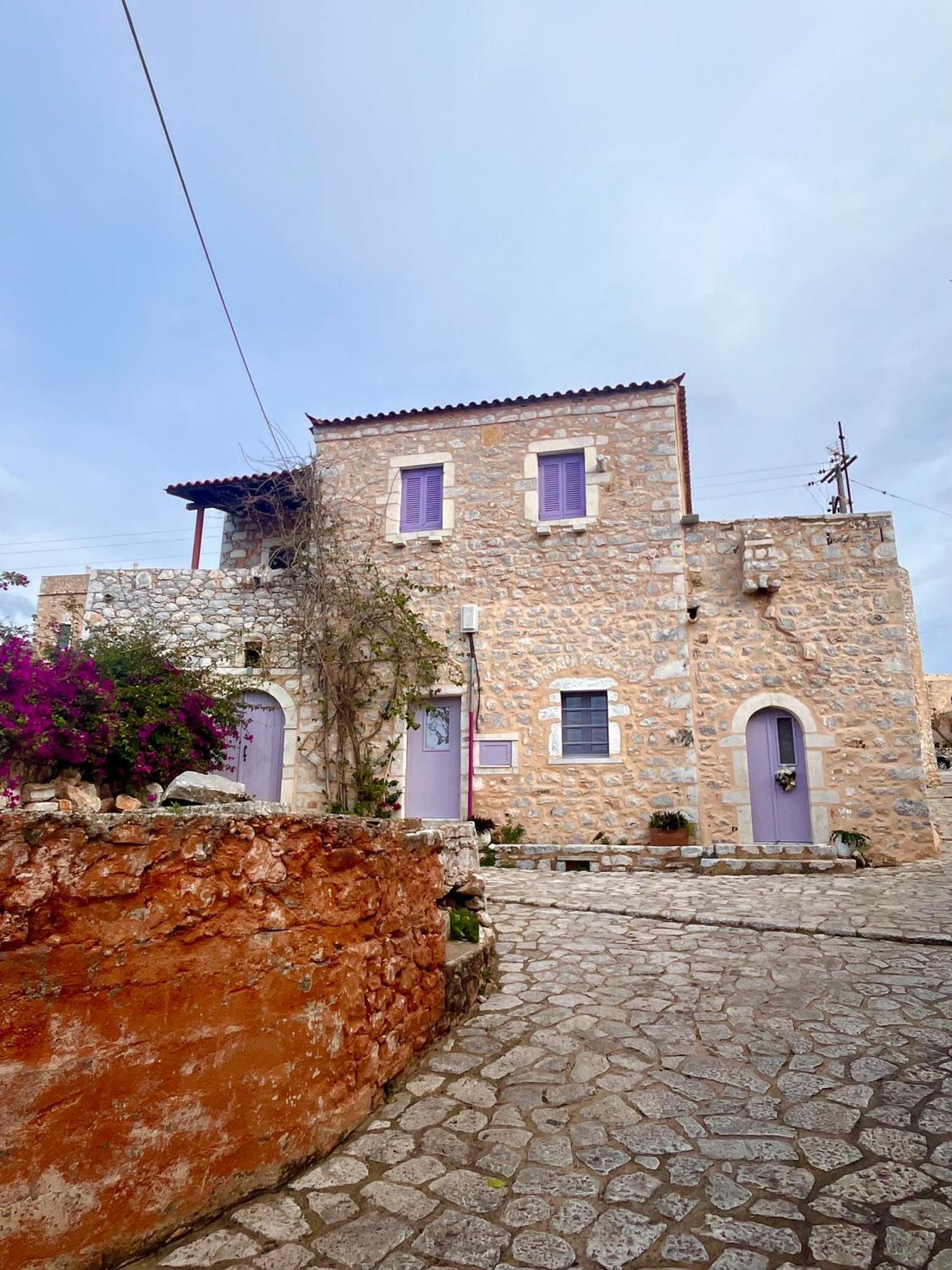 Iliana'S House - Spacious Cave House In The Center Of Areopolis エクステリア 写真